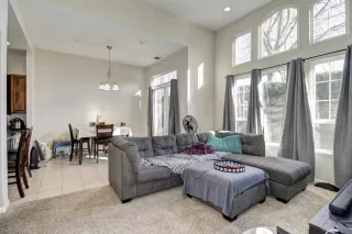 Photo #5: 222027961 Listing