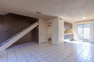 Photo #4: 222029205 Listing