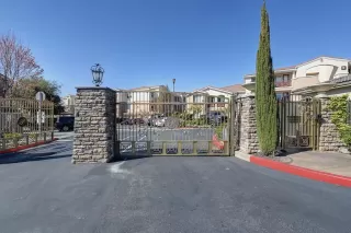 Photo #1: 222029644 Listing 