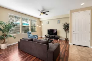 Photo #3: 222029709 Listing