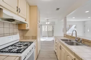 Photo #3: 222029865 Listing 