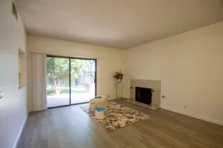 Photo #4: 222030171 Listing