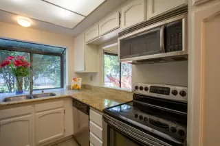 Photo #6: 222030171 Listing