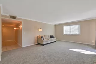 Photo #2: 222030318 Listing 