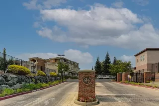 Photo #2: 222030488 Listing