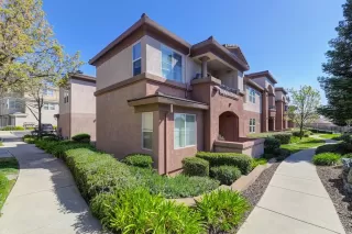 Photo #4: 222030488 Listing