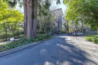 Photo #2: 222030678 Listing