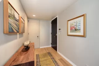 Photo #5: 222030678 Listing