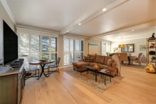 Photo #6: 222030678 Listing