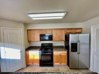 Photo #5: 222030995 Listing