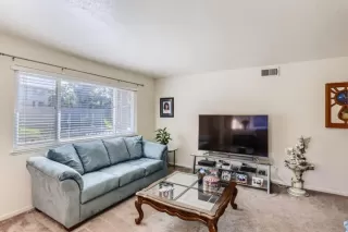 Photo #2: 222033664 Listing 