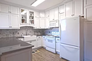 Photo #2: 222033689 Listing 