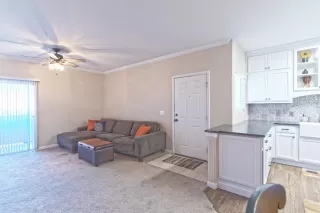 Photo #3: 222033689 Listing 