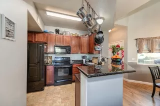Photo #5: 222034076 Listing