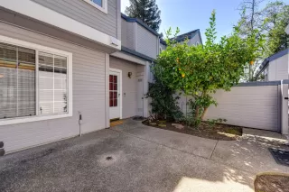 Photo #1: 222035048 Listing