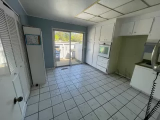 Photo #3: 222036268 Listing