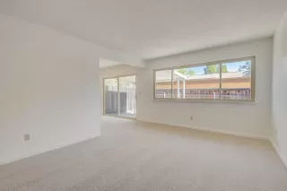 Photo #5: 222036857 Listing 