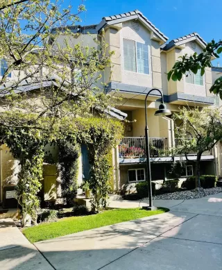 Photo #1: 222037305 Listing