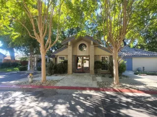 Photo #6: 222037305 Listing