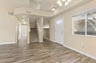 Photo #1: 222037317 Listing