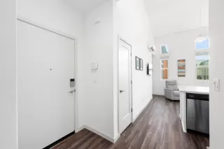 Photo #3: 222037343 Listing 