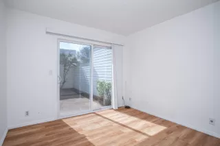 Photo #5: 222037478 Listing