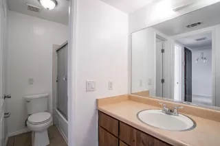 Photo #6: 222037478 Listing