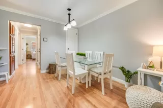 Photo #3: 222037546 Listing