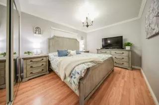 Photo #5: 222037546 Listing