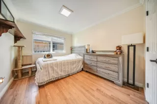 Photo #6: 222037546 Listing