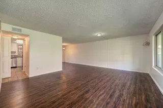 Photo #6: 222037769 Listing