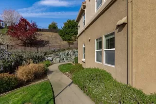 Photo #3: 222038316 Listing