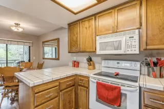 Photo #6: 222038467 Listing