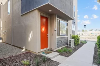 Photo #1: 222038751 Listing