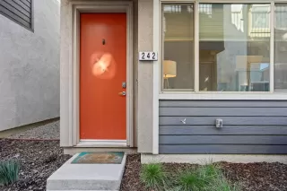 Photo #6: 222038751 Listing