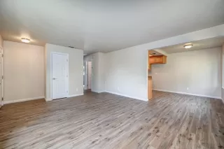 Photo #5: 222039018 Listing