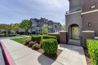 Photo #4: 222039380 Listing