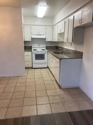 Photo #4: 222040269 Listing