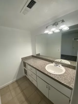 Photo #6: 222040269 Listing