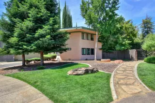 More Details about MLS # 222040537 : 5911 NEWMAN CT #3