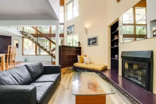 Photo #5: 222040537 Listing