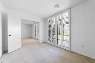 Photo #3: 222040675 Listing