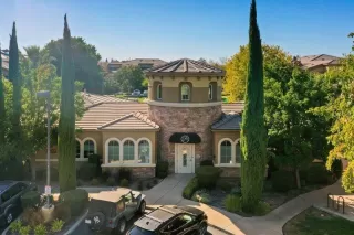 Photo #1: 222040879 Listing