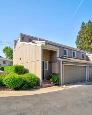 Photo #1: 222041687 Listing 