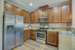 Photo #3: 222042049 Listing