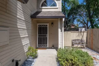Photo #2: 222042446 Listing