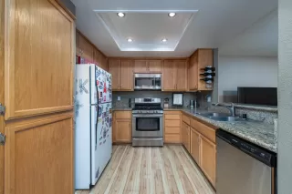 Photo #4: 222042446 Listing