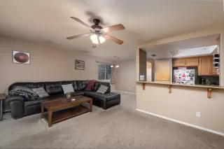 Photo #5: 222042446 Listing