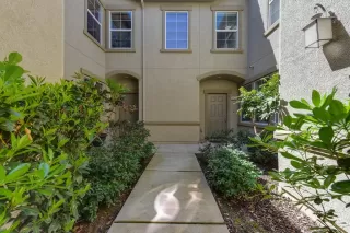 Photo #3: 222042616 Listing