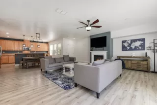 Photo #5: 222042616 Listing